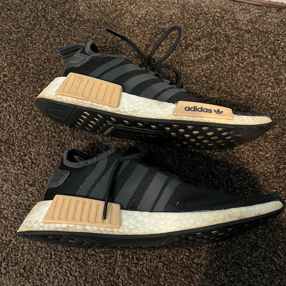 Adidas Black NMD Sneakers Size 8 - Picture 4 of 10